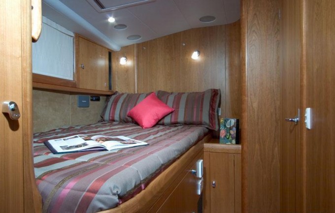 SY ACHERON -  Guest Cabin
